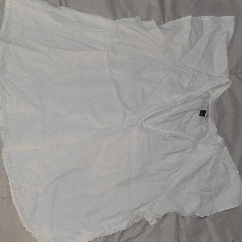 Universal Thread White Top